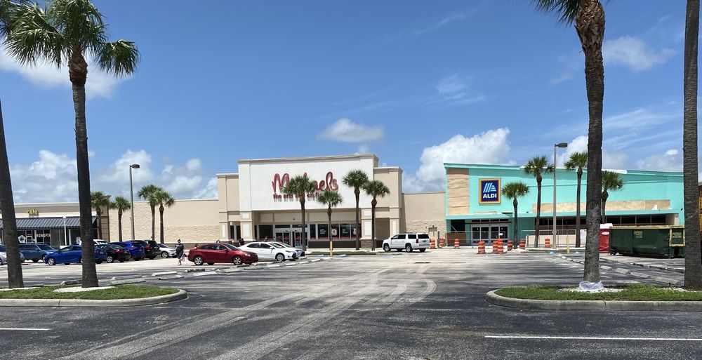 Sabal Pointe Plaza: 780 E Merritt Island Cswy, Merritt Island, FL 32952